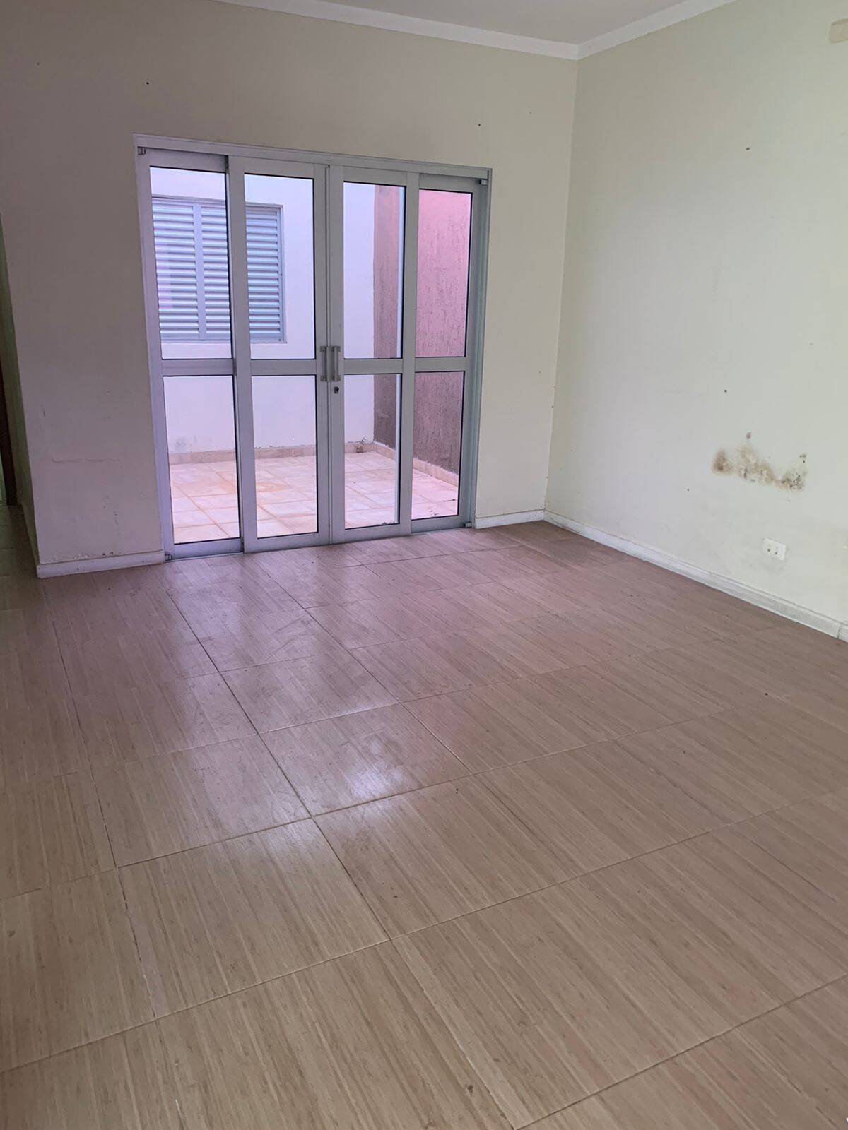 #CA0022 - Casa para Venda em Taubaté - SP