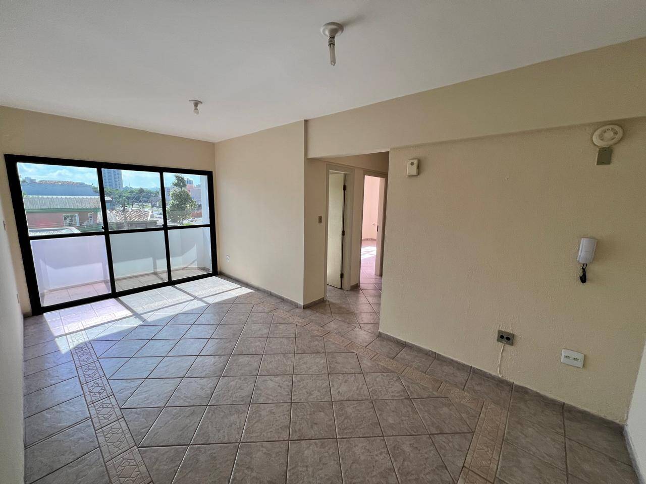 #SC0001 - Sala para Venda em Guaratinguetá - SP